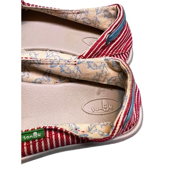 Sanuk Red White Striped Castaway Low Top Moccasins Flat Slip On Shoes Girls - Picture 5 of 6